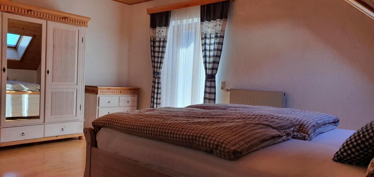 Ferienhaus Michael บาด ไคลน์เคิร์ชไฮม์ ภายนอก รูปภาพ