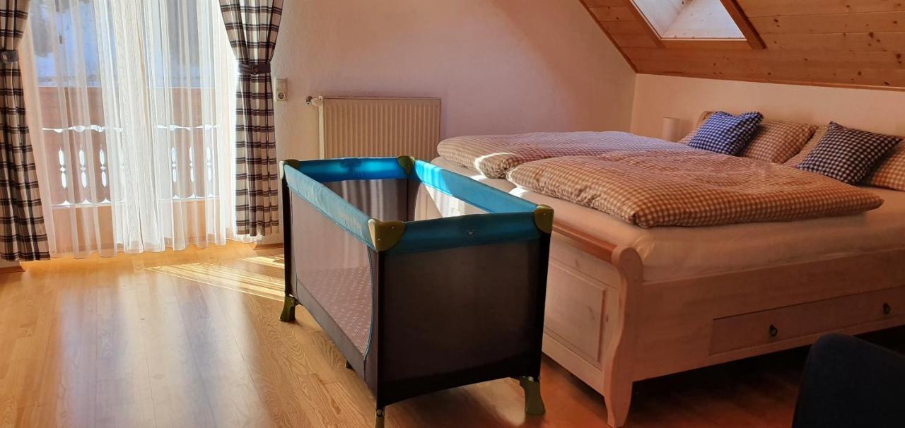 Ferienhaus Michael บาด ไคลน์เคิร์ชไฮม์ ภายนอก รูปภาพ